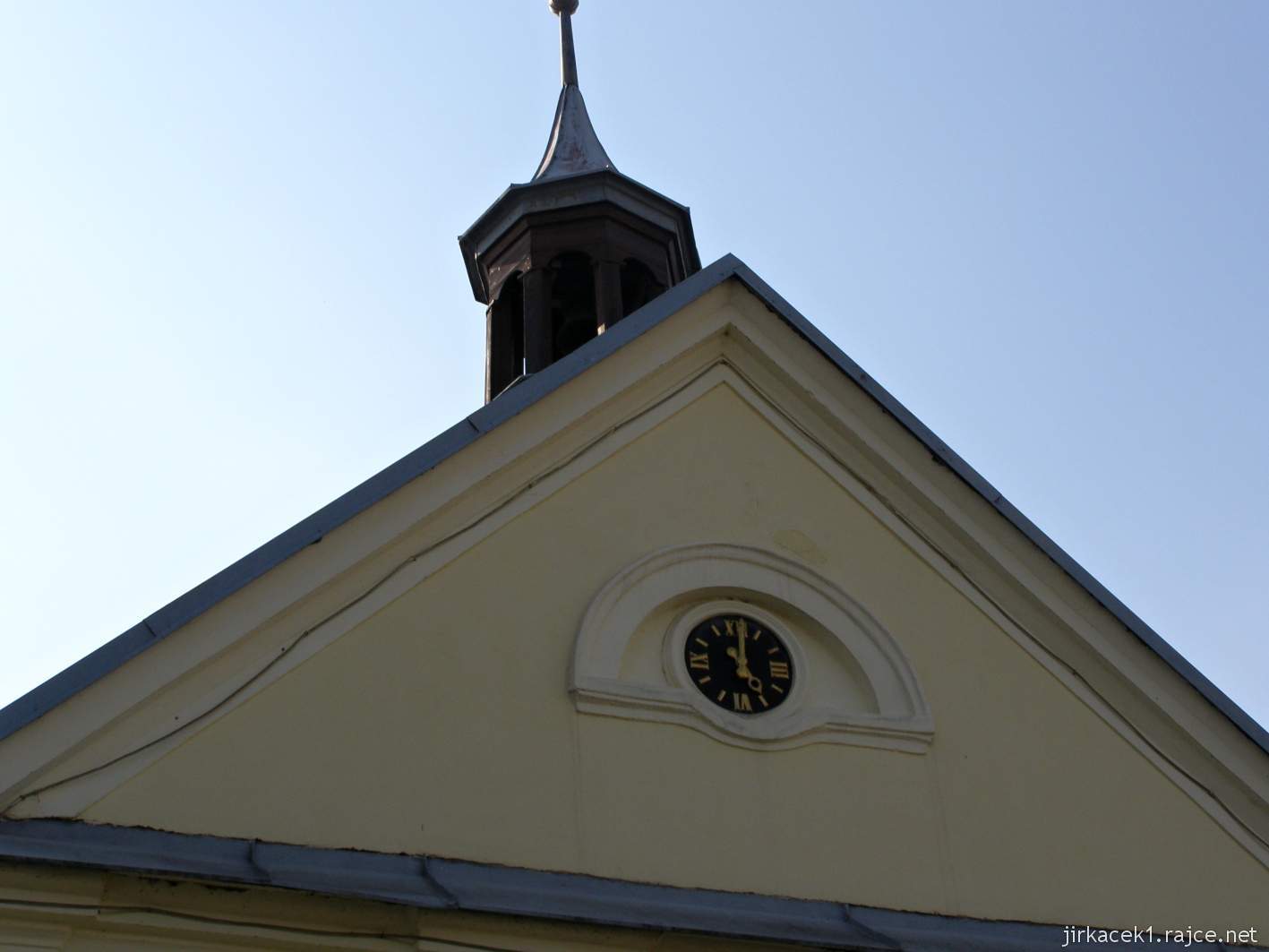 Děhylov - Kaple Navštívení Panny Marie - hodiny a věžička