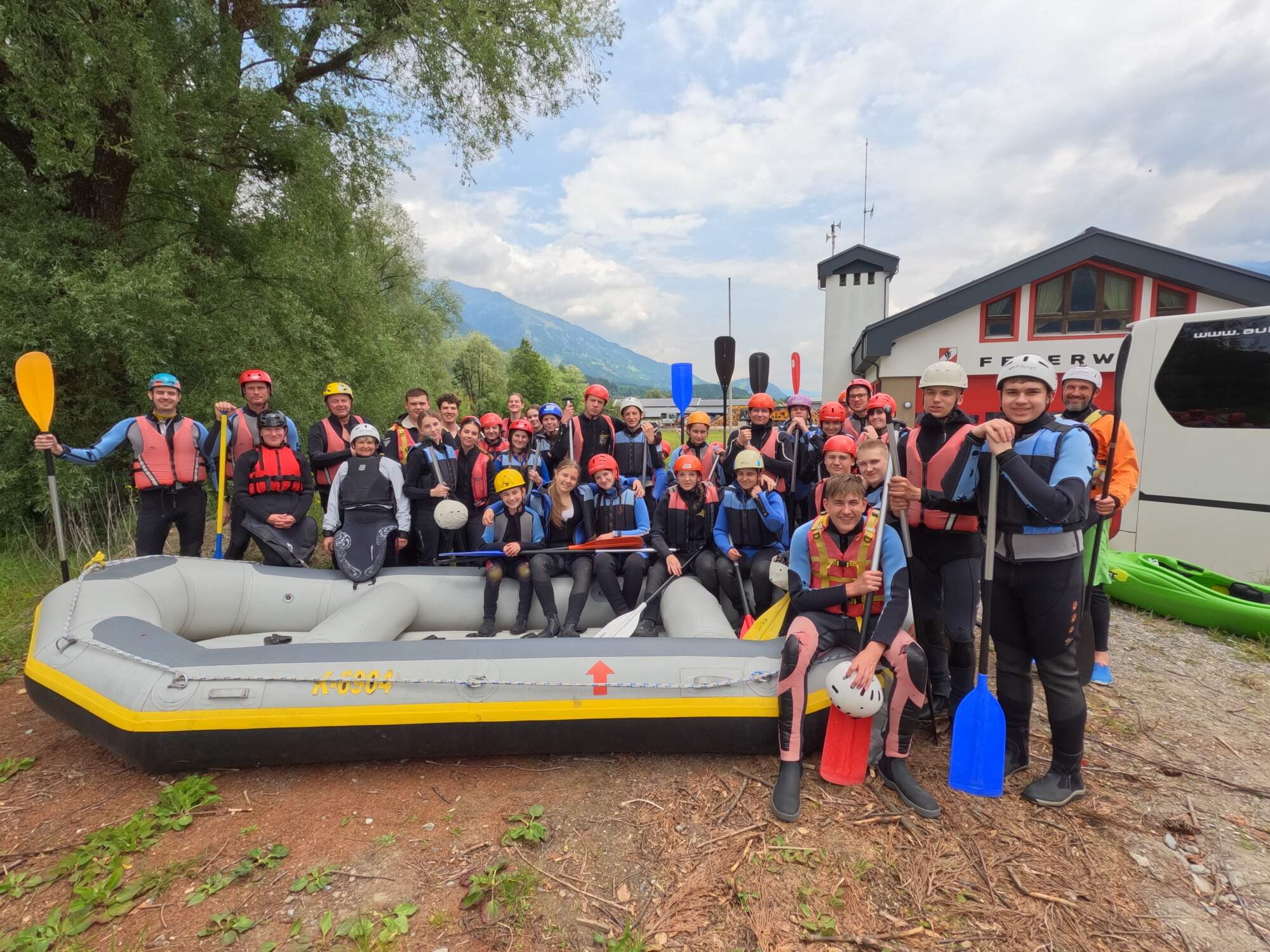 Outdoorový kurz v Oberdrauburgu přinesl lezení, rafting i skoky do divoké řeky Outdoorový kurz v Oberdrauburgu přinesl lezení, rafting i skoky do divoké řeky