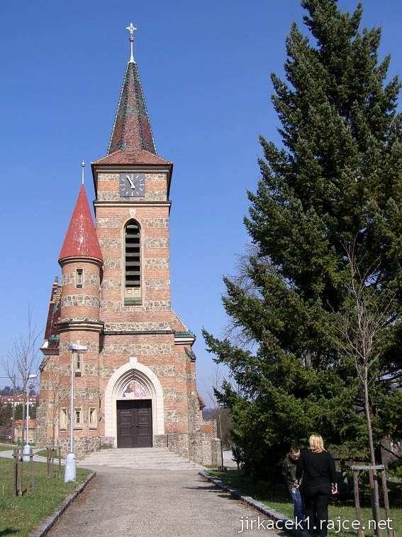 Bílovice nad Svitavou - Farní kostel sv. Cyrila a Metoděje