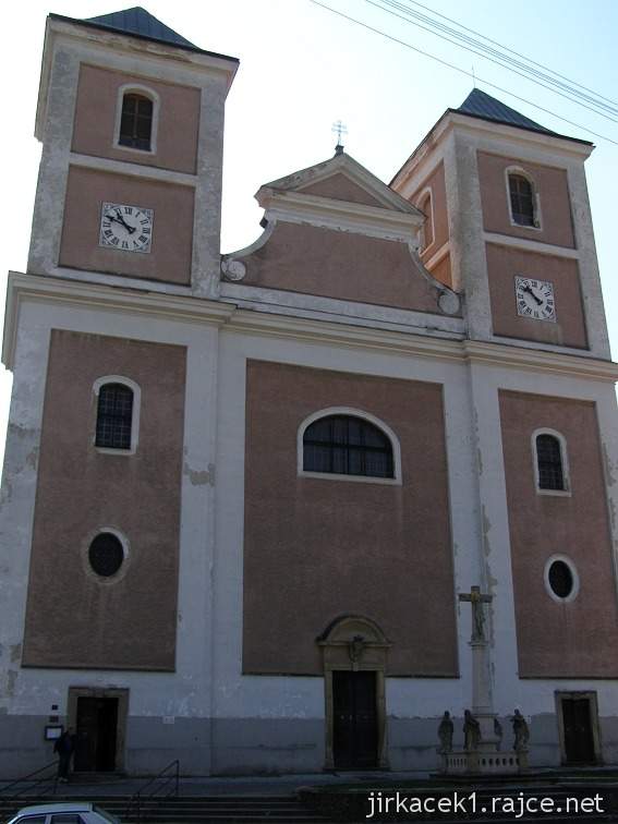 Pozořice - kostel Nanebevzetí Panny Marie 1 - průčelí