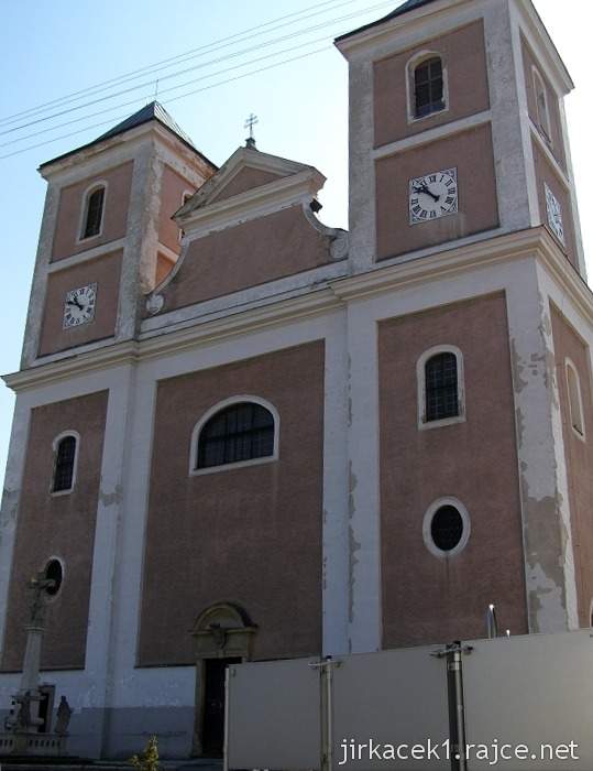 Pozořice - kostel Nanebevzetí Panny Marie 1 - průčelí