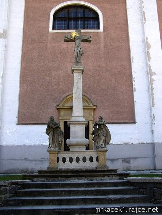 Pozořice - kostel Nanebevzetí Panny Marie 1 - kříž