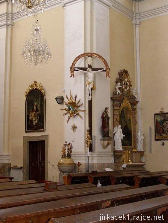 Pozořice - kostel Nanebevzetí Panny Marie 1 - interiér