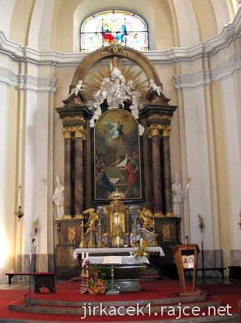 Pozořice - kostel Nanebevzetí Panny Marie 1 - interiér