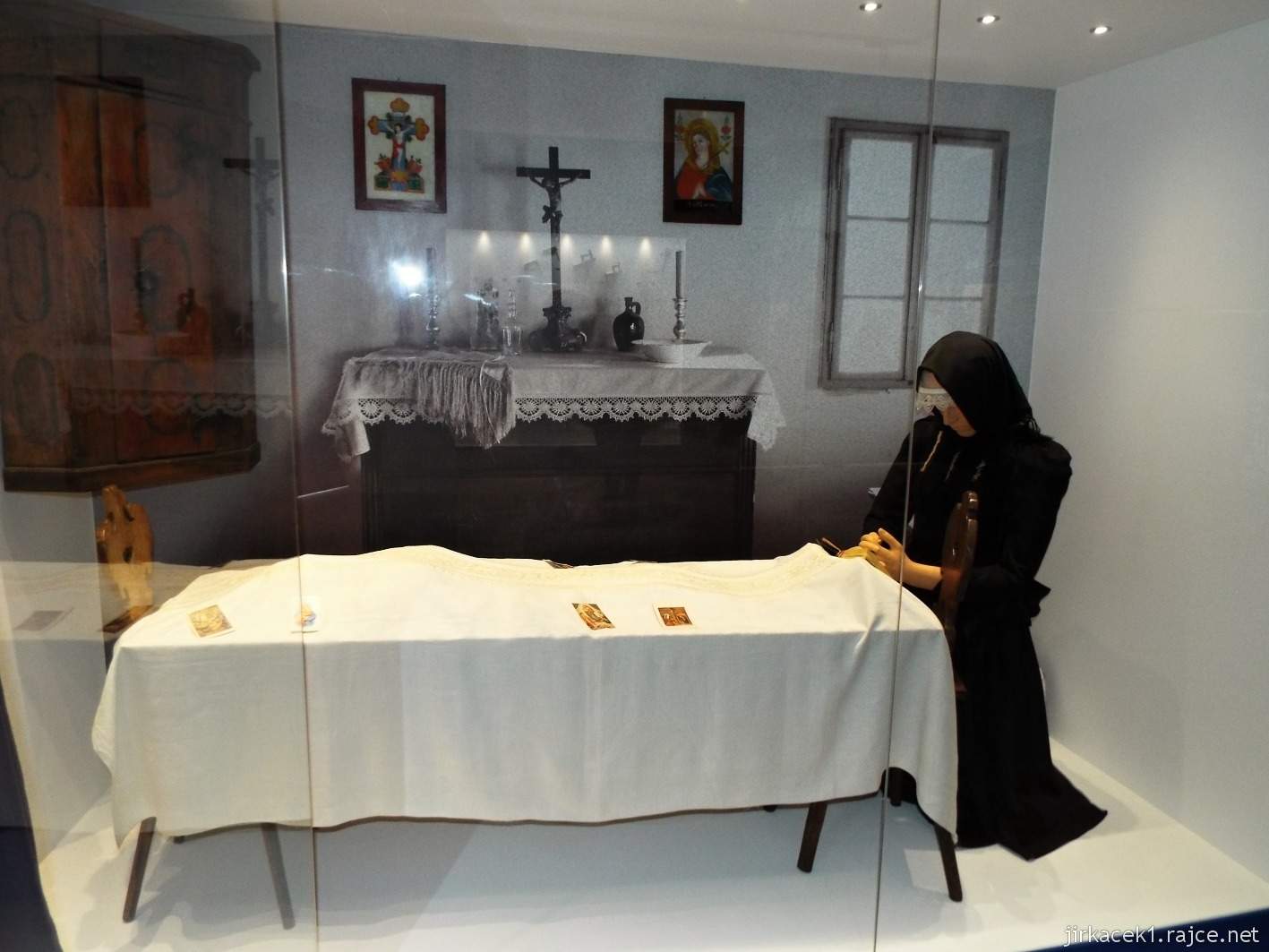 Vsetín - zámek a muzeum - etnografická expozice Výroční a rodinné zvyky