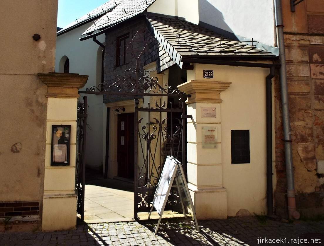 Turnov - židovská synagoga - vstupní brána