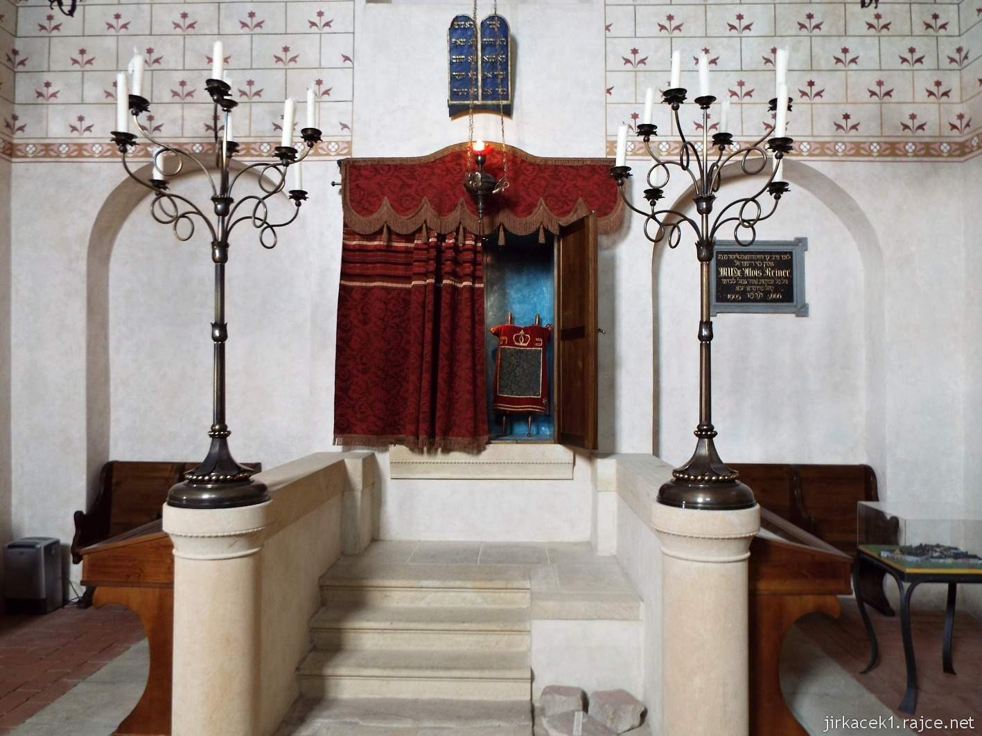 Turnov - židovská synagoga - svatostánek