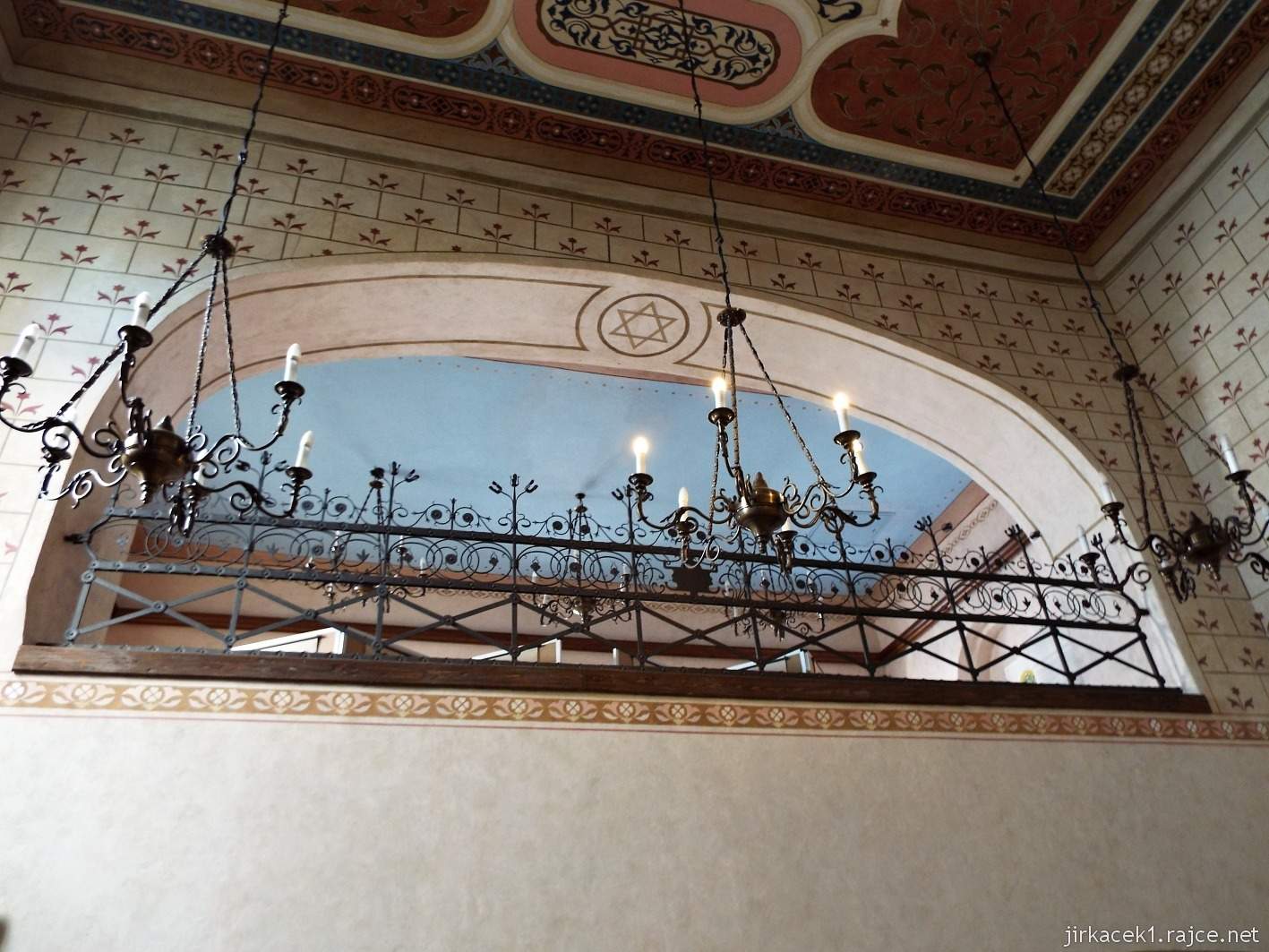 Turnov - židovská synagoga - galerie, která sloužila ženám k bohoslužbám