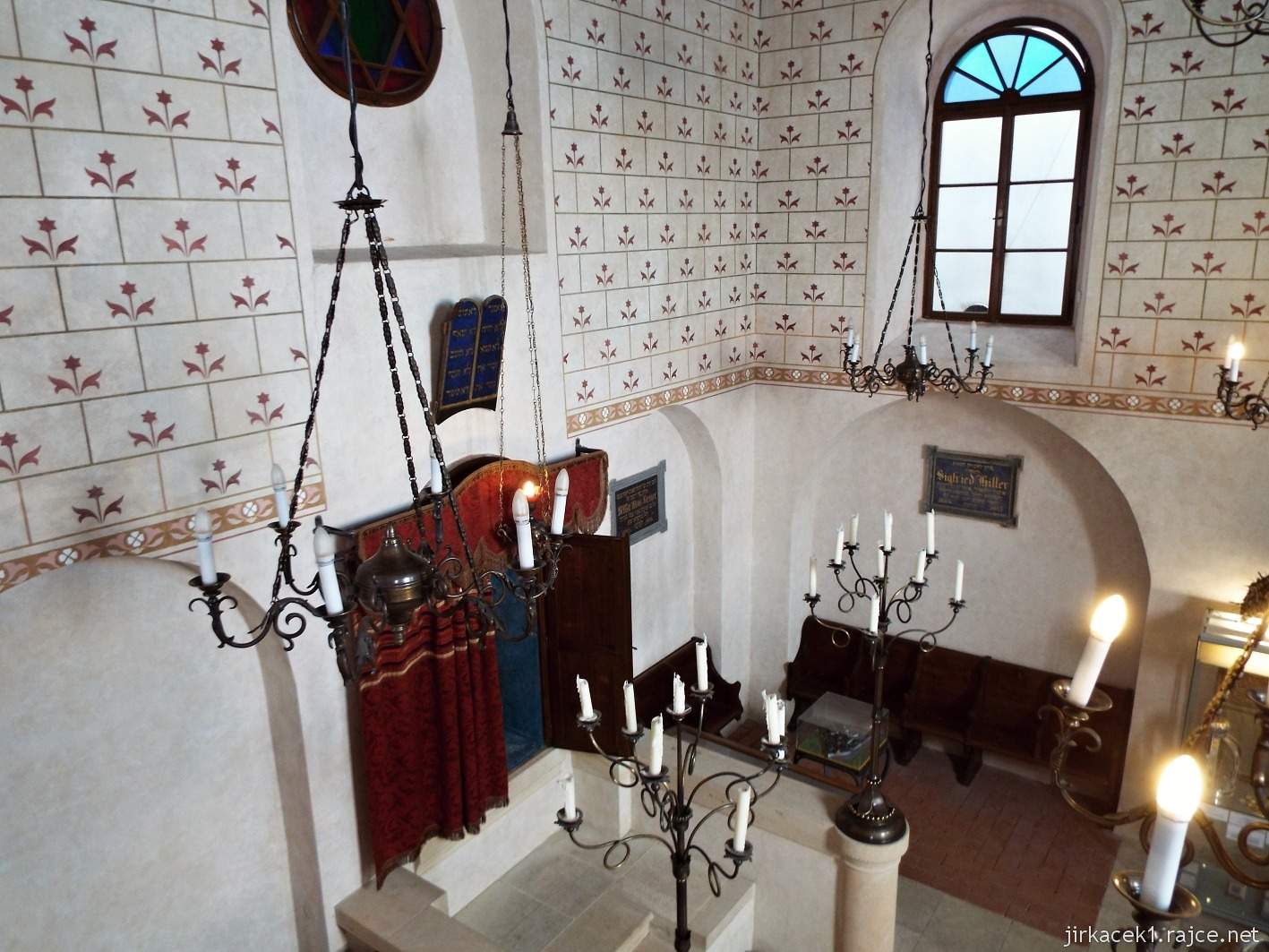 Turnov - židovská synagoga - pohled z galerie