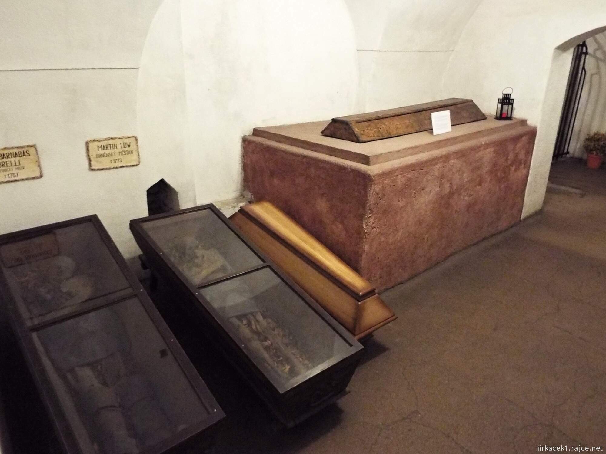 C - Brno - Kostel Nalezení sv. Kříže 28 - hrobka kde byl pohřben Jiří Barnabáš Orelli